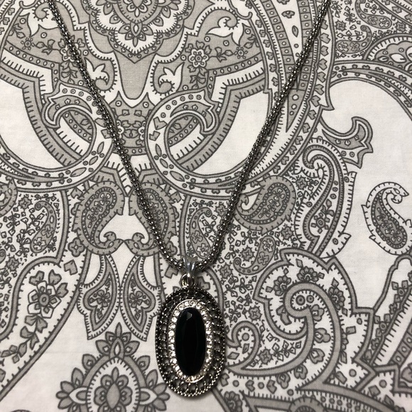 ⬇️ Necklace with oval shaped pendent - Picture 4 of 5